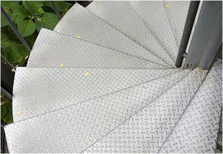 Anti-slip flooring for construction and factory workshops